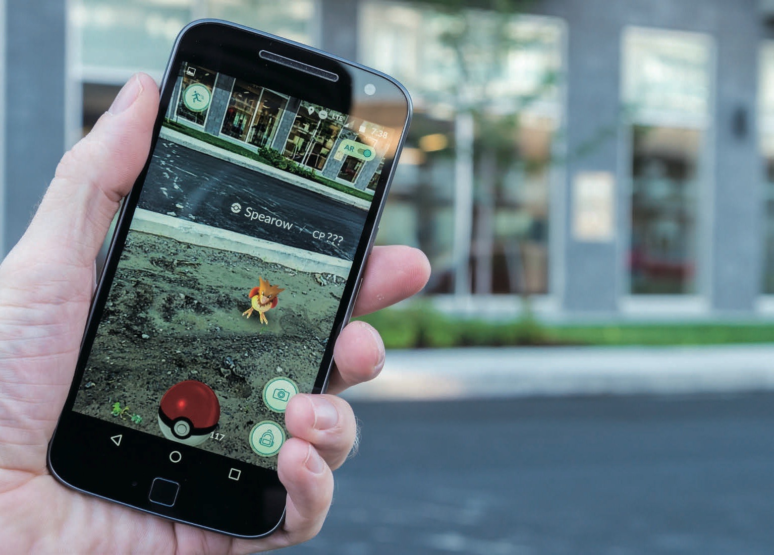 「ポケモンGO」と関連企業の広報を分析 クールな任天堂に対する評価は?