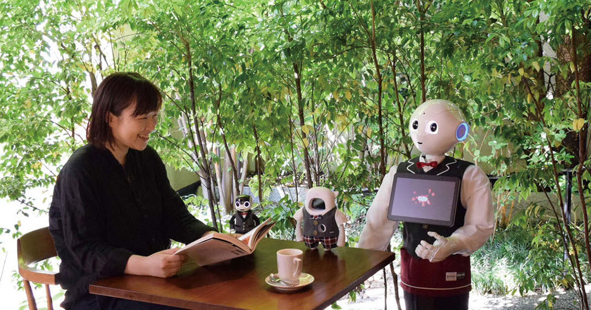 世界初、ロボットのユニフォームを開発 未来社会をデザインする