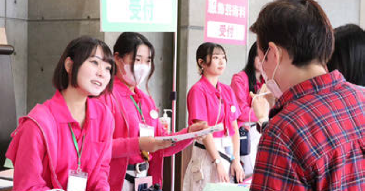 学生広報スタッフを育て高校生の憧れの存在に