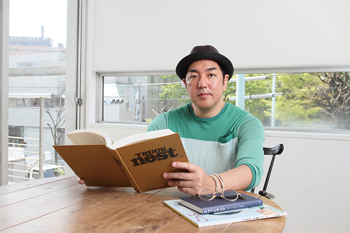 伊藤直樹「『嫌いなものは食べてみよう』の精神で本を読む」