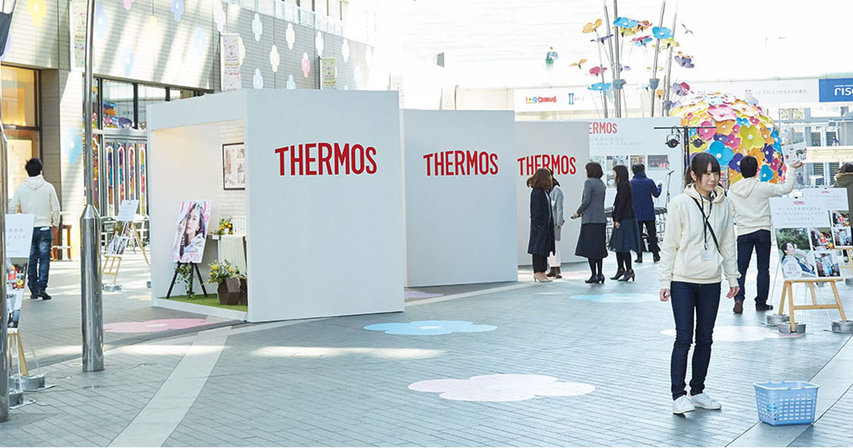 展示什器を斜めに設置して視認性をアップ サーモス製品の展示イベント