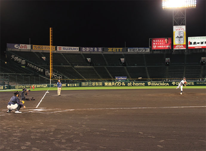 [PR] 120名の枠に2400名が応募！夜の甲子園で投球できるツアー