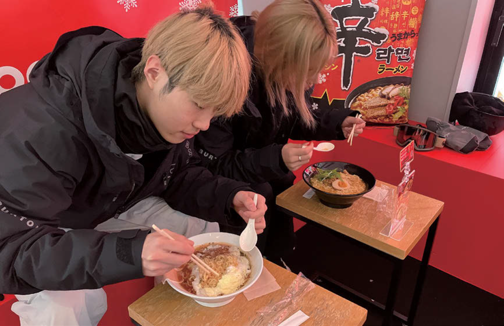 スキー場で味わう「辛ラーメン」ラッピングバスも運行 | 宣伝会議 スキー場で味わう「辛ラーメン」ラッピングバスも運行 | 宣伝会議