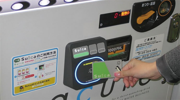 電子マネー対応自販機のデータを分析・活用―売切減らし売上20％増ほか