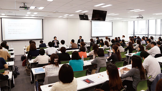 [PR] 14万人の心をつなぐ 日本マクドナルドの社内広報とは？