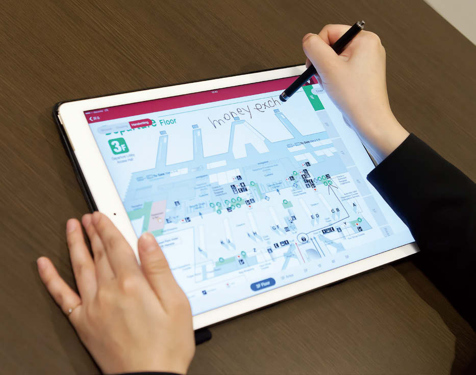 表示した地図上に直接書き込んで案内することができる。
