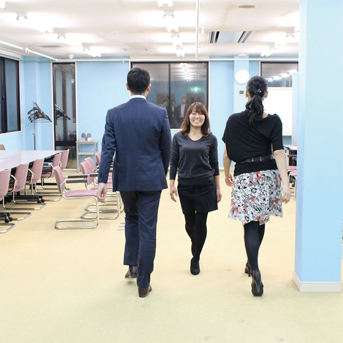 社内でウォーキングレッスン？！ 社内活性化のアイデア8事例