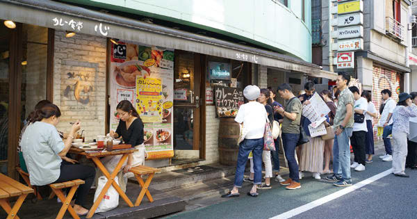 [PR] ボンベイ・サファイアが飲食店と連携、カレーとの相性の良さ訴求