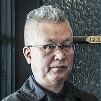 石原 卓 氏