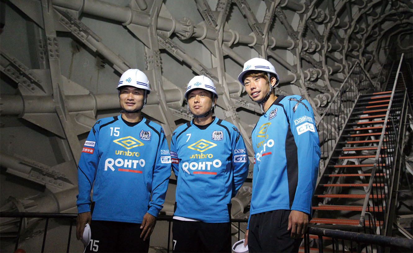 激レア 宮本恒靖監督直筆サイン入り 太陽の塔記念ユニフォーム(ガンバ大阪) 激レア 宮本恒靖監督直筆サイン入り 太陽の塔記念ユニフォーム