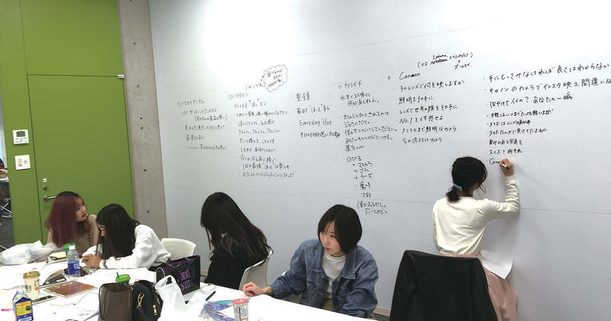 「あの1行」ができるまでの努力を体感 学生が広告を「自分ゴト化」する貴重な機会