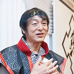 ニンジャを世界に売り込む　元アナウンサー・三重県伊賀市長のPR力