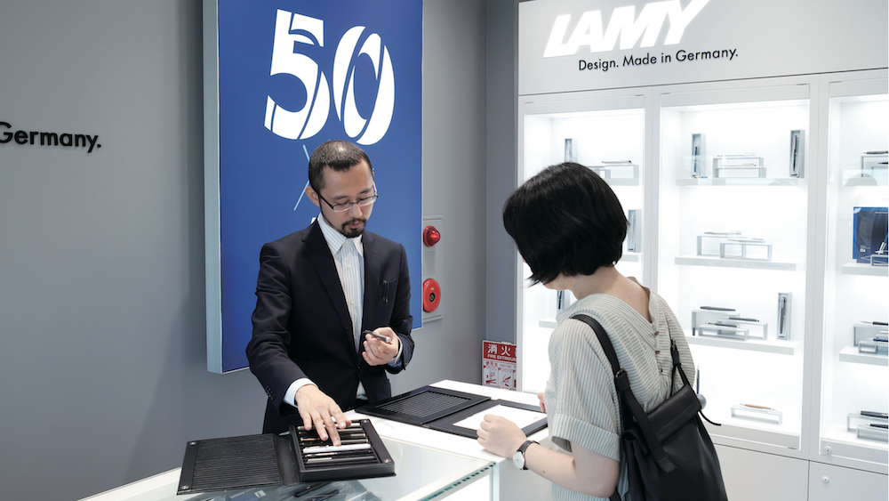 ドイツ国外初の路面店でブランド訴求　LAMY TOKYO AOYAMA