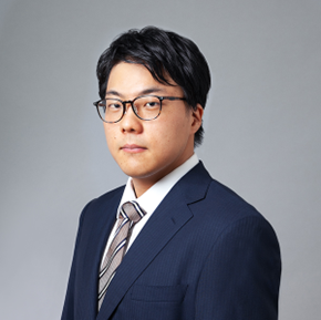 児堂 友士朗　氏