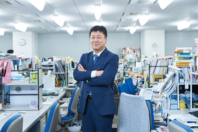 日経ビジネス編集長に聞く　「記者を『公平』に扱わないで」