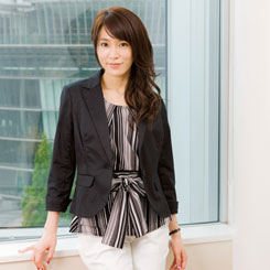 [PR] ドラマ『リスクの神様』の才媛・山口紗弥加さんインタビュー「広報は天職！と思って、胸を張りました」