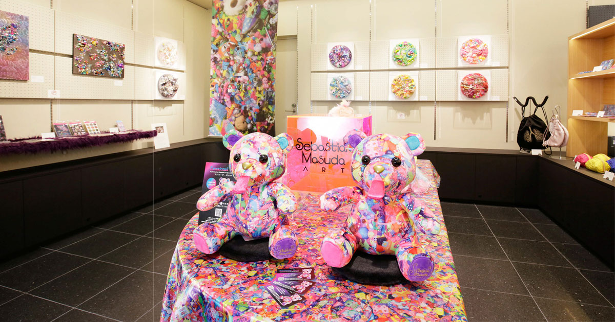 増田セバスチャン Pop Up Store 日常彩るカラフルなアートが並ぶ