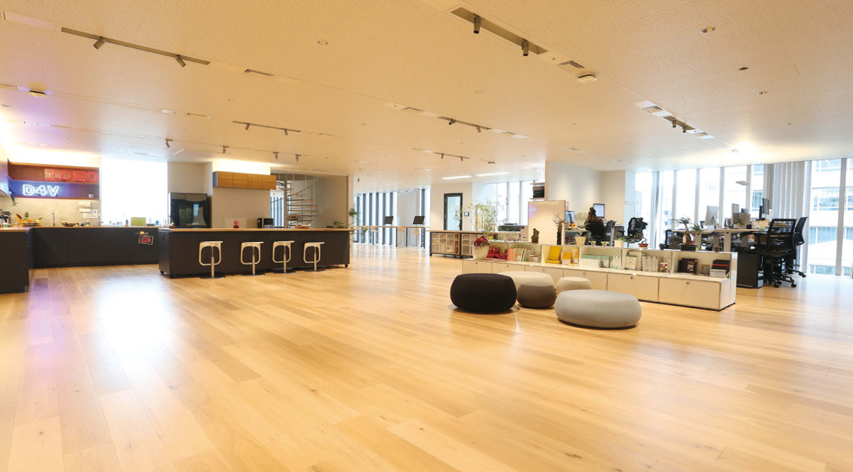 表参道の街を眼下に一望できるオフィス─IDEO Tokyoのオフィス訪問