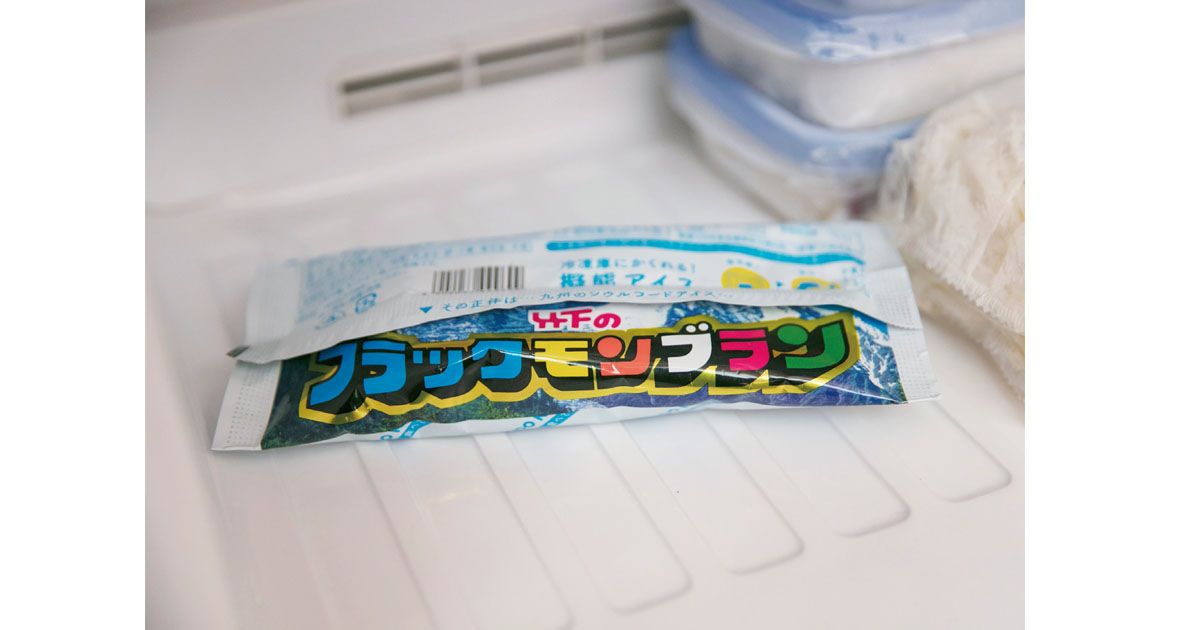 冷凍庫で擬態するアイス