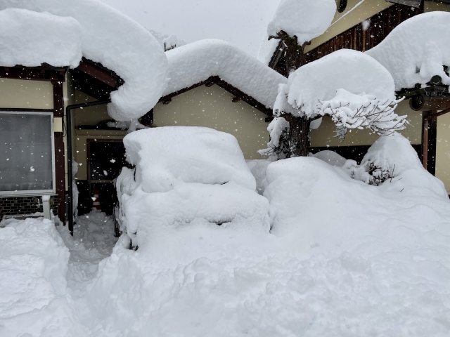 空き家の除雪に困ったら無理せずプロに相談しよう に関連する画像