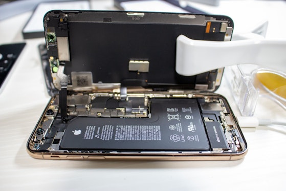 記事「iPhoneXSのディスプレイを交換する」のサムネイル