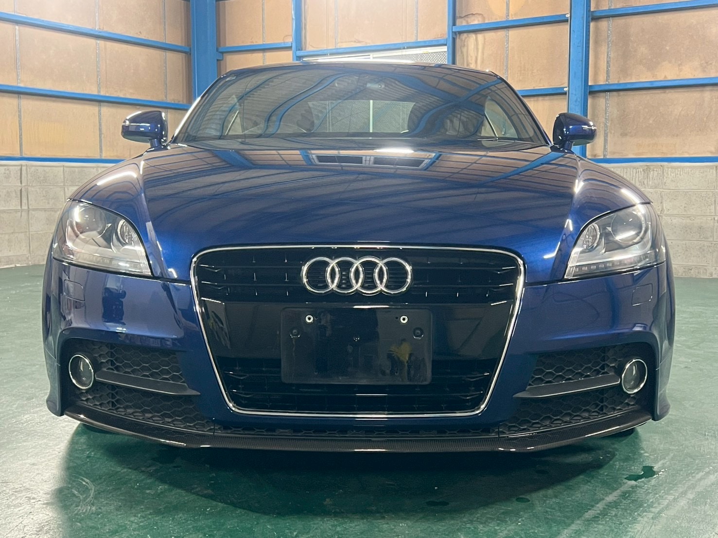 アウディ　TTクーペ thumbnail 4