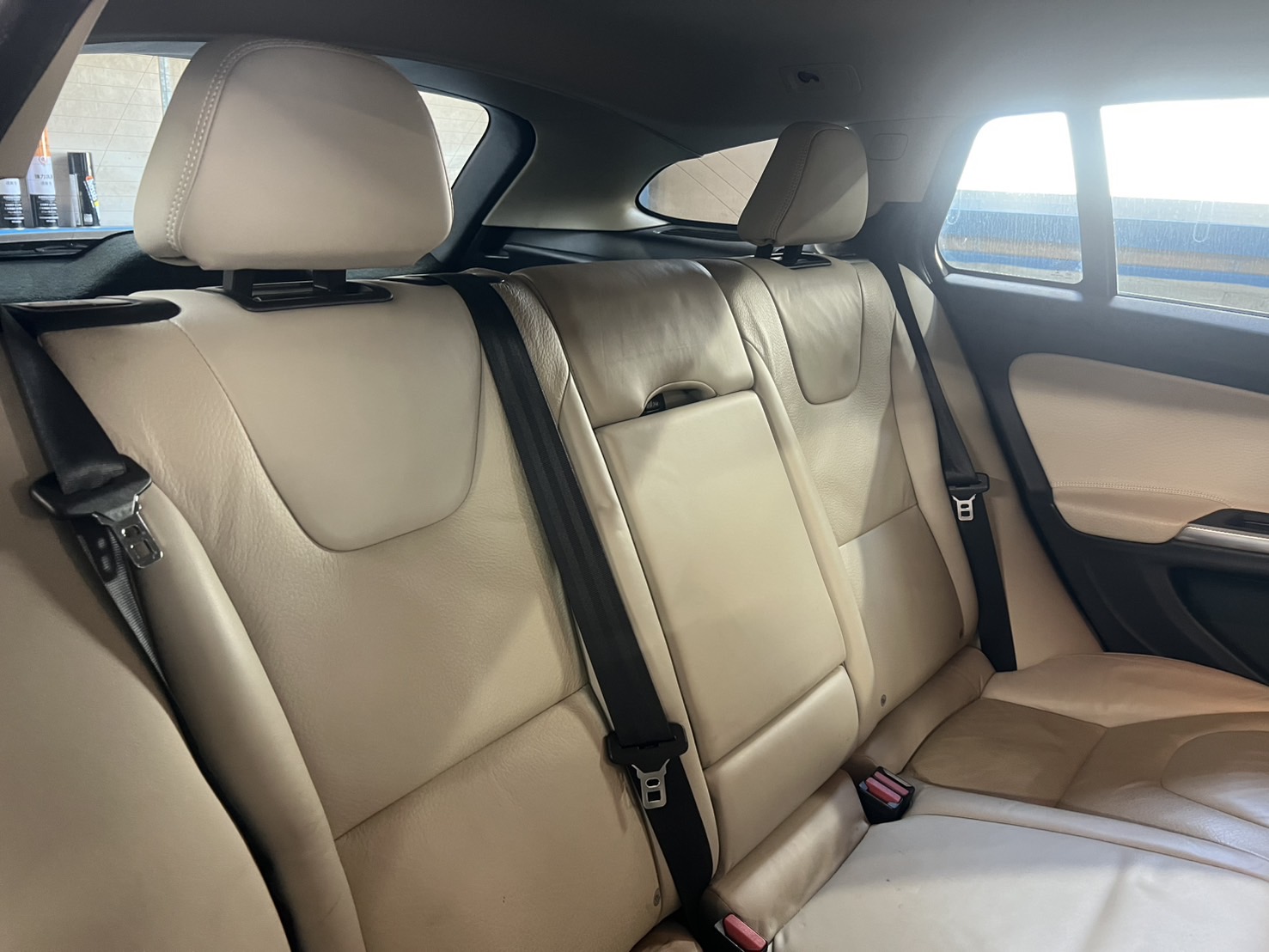 ボルボ　V60 T4 thumbnail 6