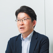 介川 裕
