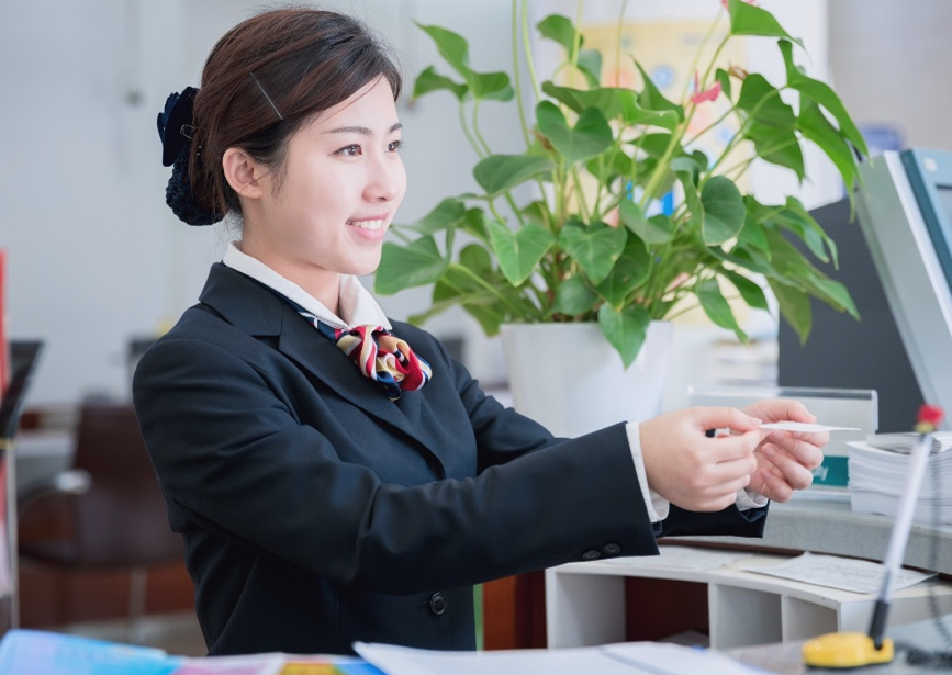 【実践ガイド配布中】住民満足アップにつながる「窓口業務の効率化」とは？