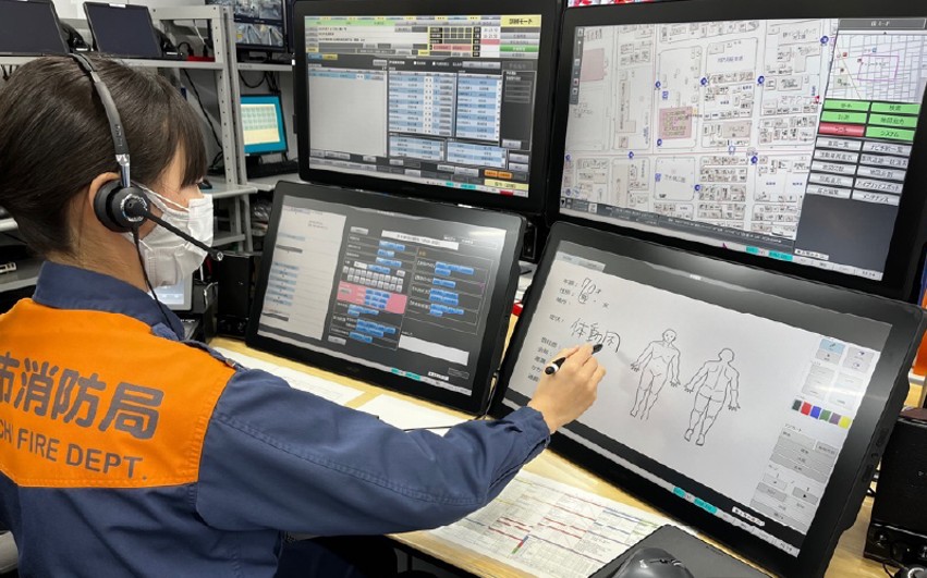 【川口市消防局の事例】消防指令システムでの液晶ペンタブレット活用