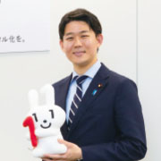 岸 信千世