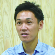 中村 亮介