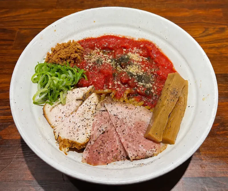 夏季限定【冷製トマトまぜそば〜燻製オリーブオイル仕立て〜】