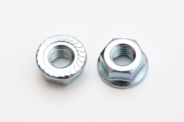 フランジナット