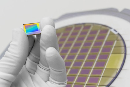 製品情報：電子材料（樹脂添加剤・特殊樹脂）