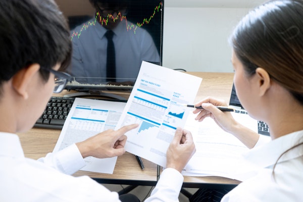 上司が好きな部下にとる態度は 上司の心理や恋の進め方まで解説 Rolmy