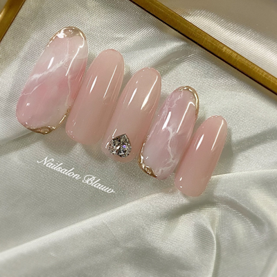 春カラーのシンプルネイル特集 オフィスもokのジェルネイル7選 Rolmy 春カラーのシンプルネイル特集 オフィスもokのジェルネイル7選 Rolmy