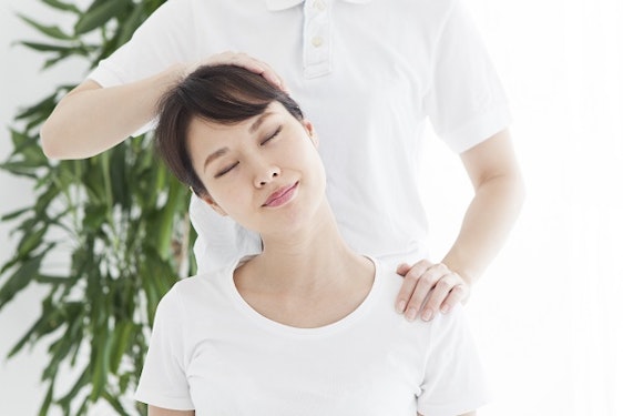 デスクワークで慢性的な肩こりが辛いあなたへ 肩こり解消グッズとこり対策を紹介 Rolmy デスクワークで慢性的な肩こりが辛いあなたへ 肩こり解消グッズとこり対策を紹介 Rolmy
