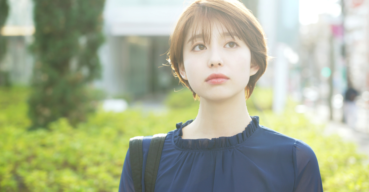 短い首をスッキリ長く 大人っぽい首元で垢ぬける裏ワザ Rolmy