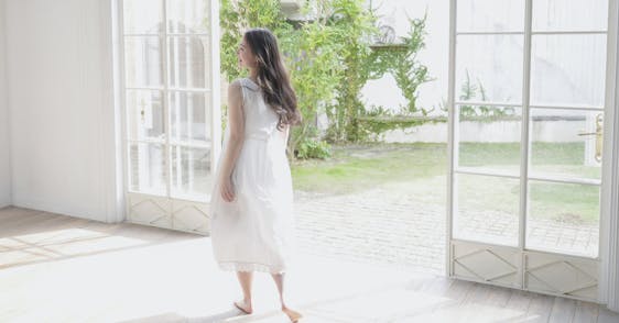 骨格ウェーブに似合うワンピースの特徴10選 顔タイプ シーズン別 Rolmy 骨格ウェーブに似合うワンピースの特徴10選 顔タイプ シーズン別 Rolmy