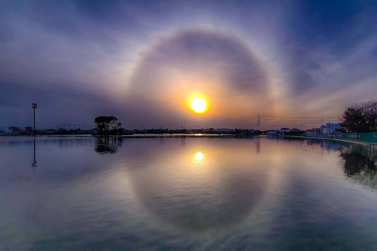 ハロ現象のスピリチュアルな意味とは 太陽と月と虹が魅せる天の奇跡 Rolmy