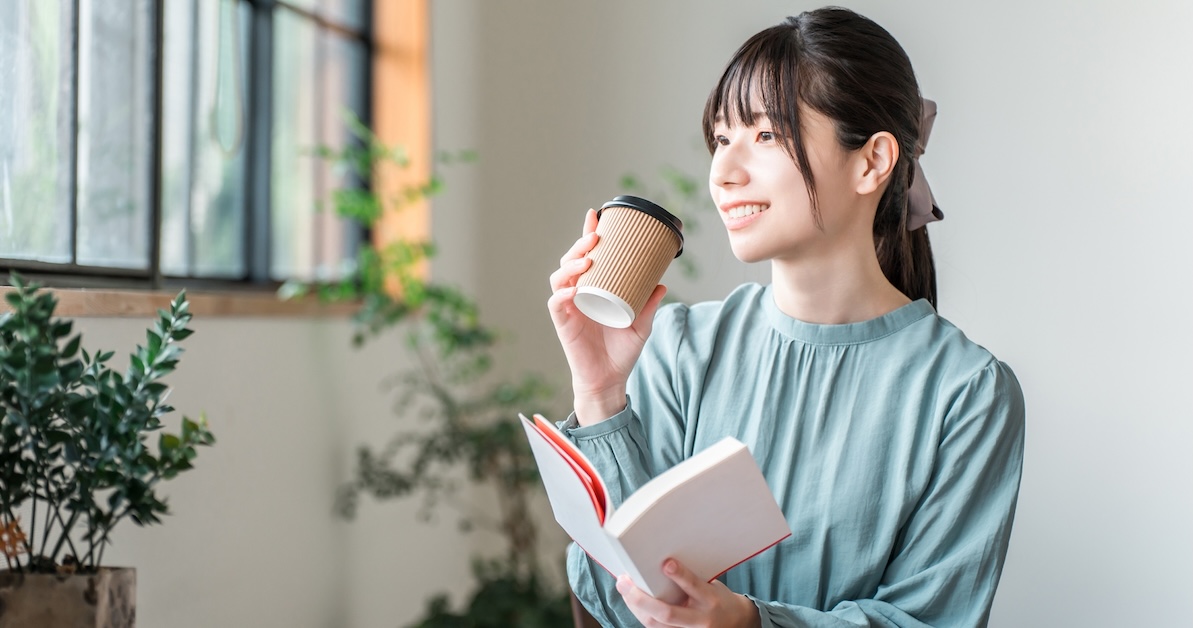 休日が寂しい独身女性必見!一人時間を楽しく変えるアイデア | Rolmy