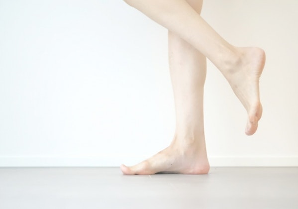 脚が長い」の基準とは？測り方や日本人の平均的な長さを紹介！ ｜ Rolmy