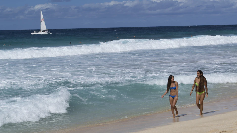 魅惑のビーチと食の旅