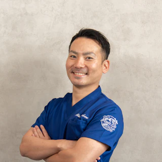 新田 起也