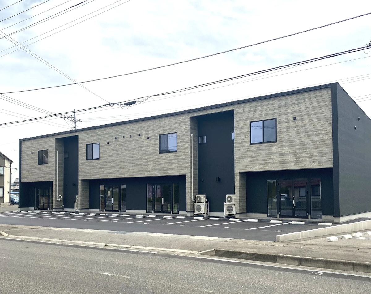 デザイン性を重視した、アパート兼店舗