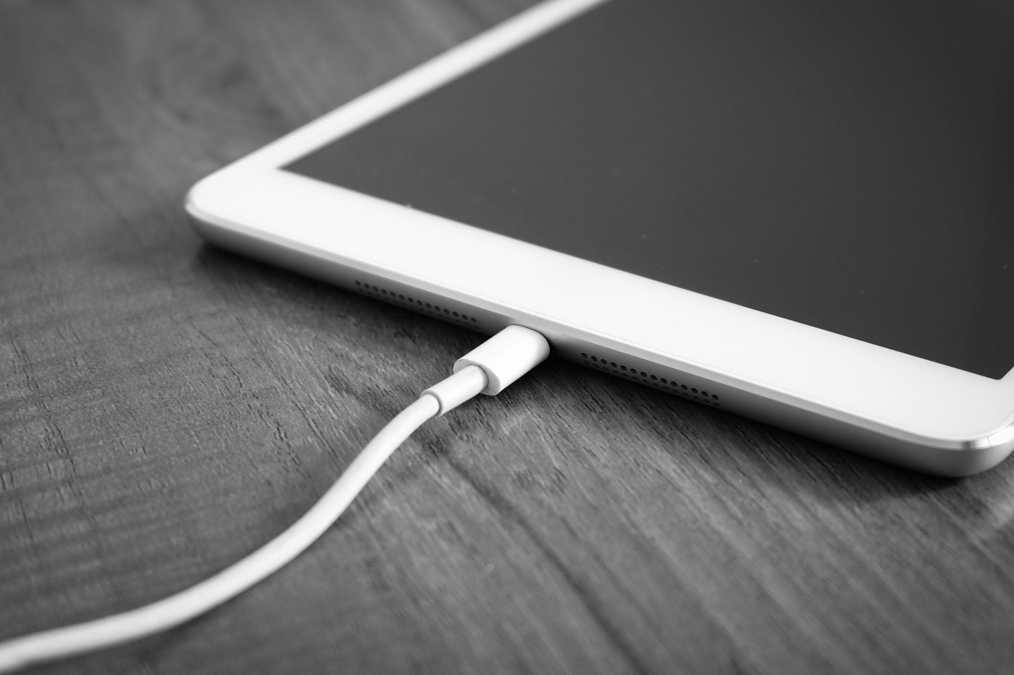 iPadを充電している様子