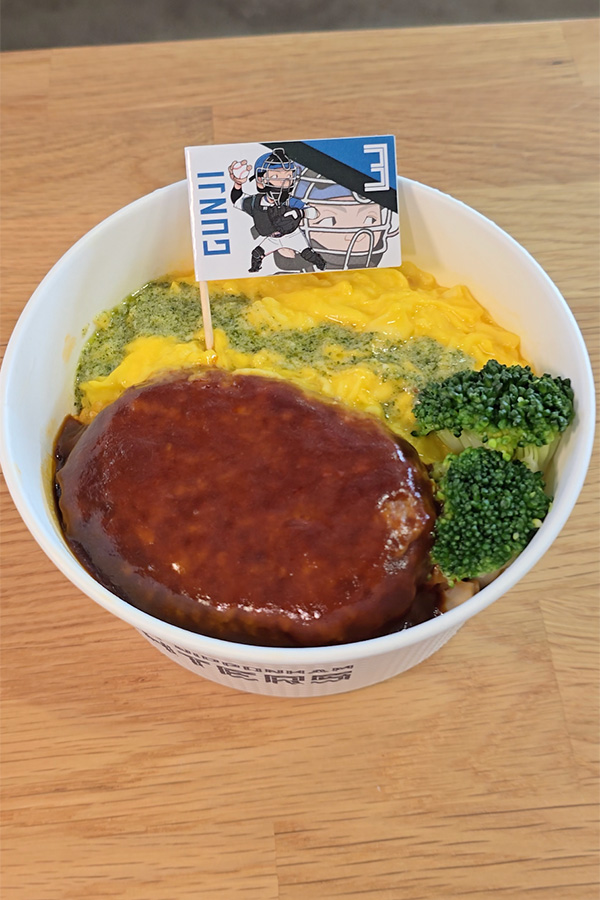 みんな大好き！チーズインハンバーグオムライス