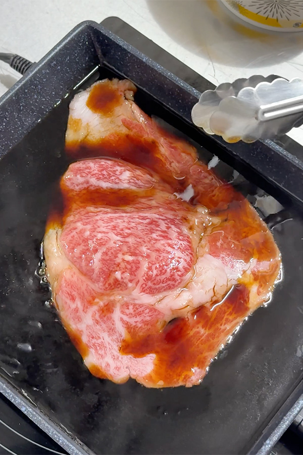 国産牛を大胆にオン!これぞ"究極"の肉うどん✨