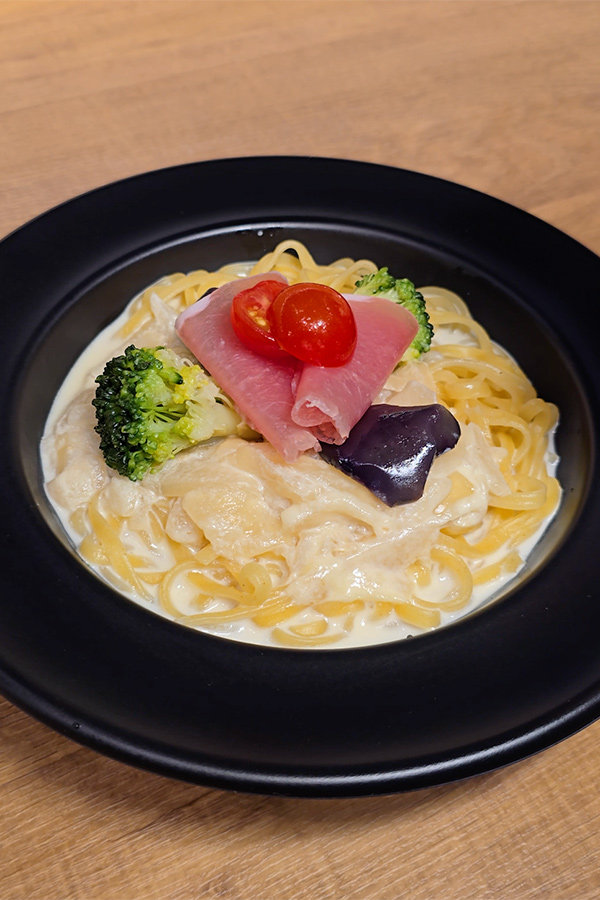 夏野菜と生ハムでビジュも満点！郡司裕也プロデュースパスタ